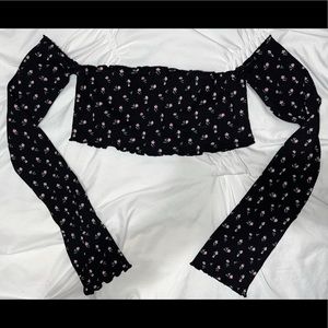 OFF-SHOULDER CROP TOP W/ SLEEVES